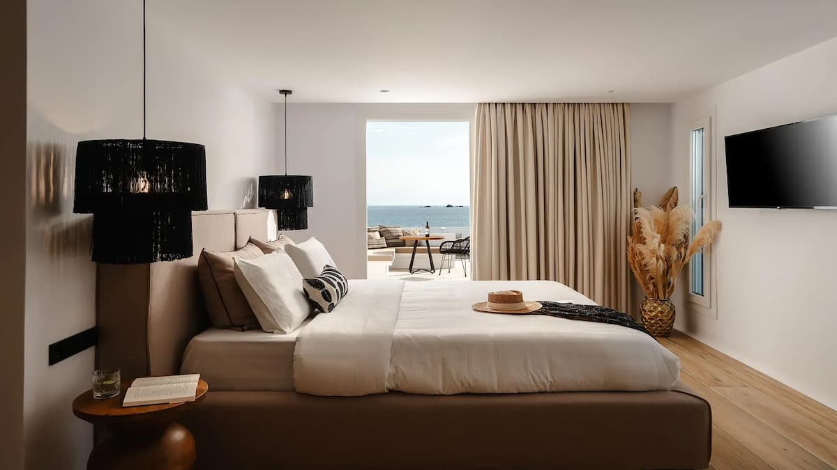 Almiriki Beachside Living: Εκεί που η αυθεντική κυκλαδίτικη φιλοξενία «αγγίζει» τη χρυσή άμμο της Νάξου